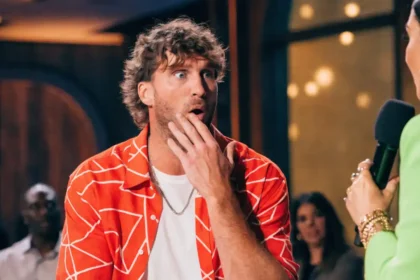 Travis Kelce Reacts to Pregnancy Announcement Live