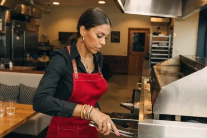 Texas Roadhouse Employee Jewelry Policy Explained